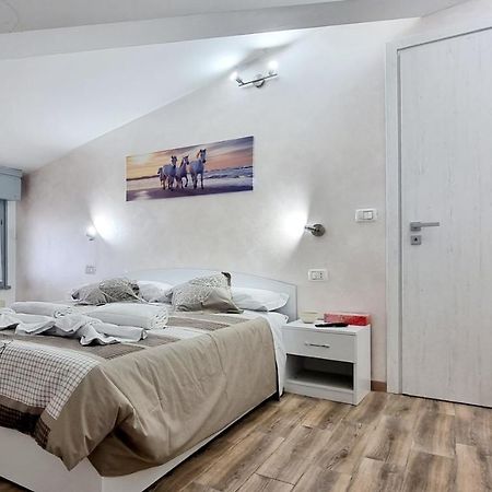 Guest Holiday Mandra 12 E 13 เรจโจเอมิเลีย ภายนอก รูปภาพ